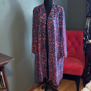 Chic Women's Patterned Robe - Black and Red